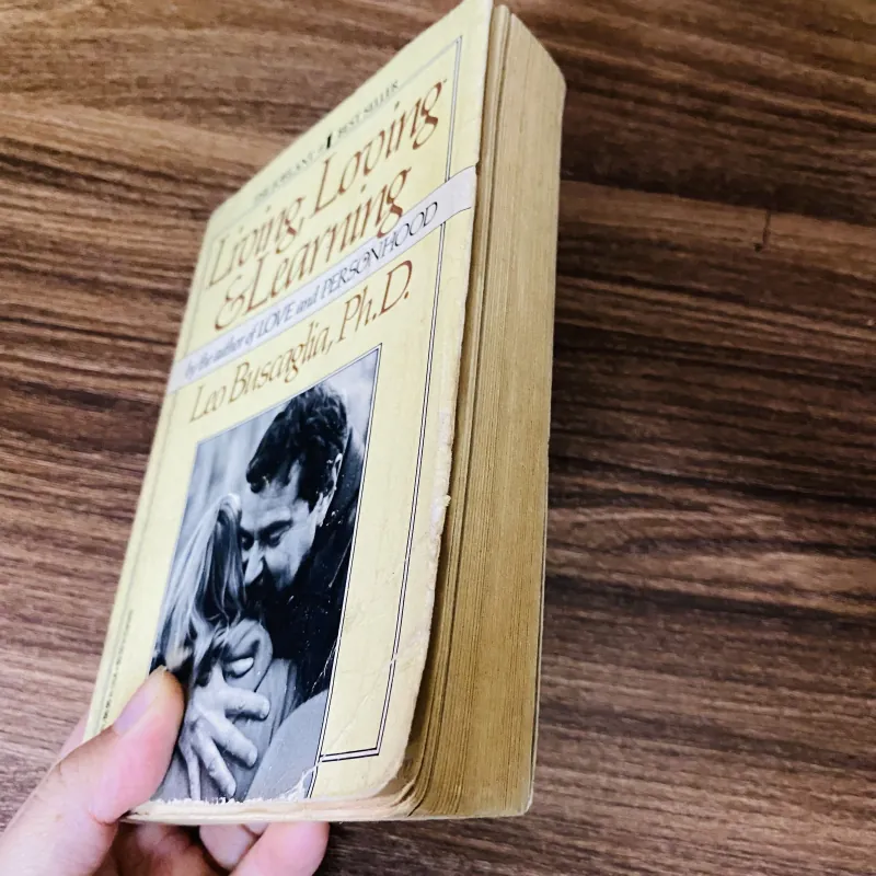 Living, loving & learning 960067