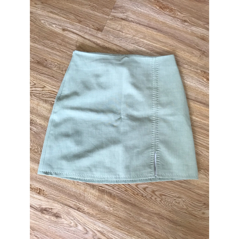 Chân váy chữ A ngắn Libé màu xanh lá nhạt size L 493353
