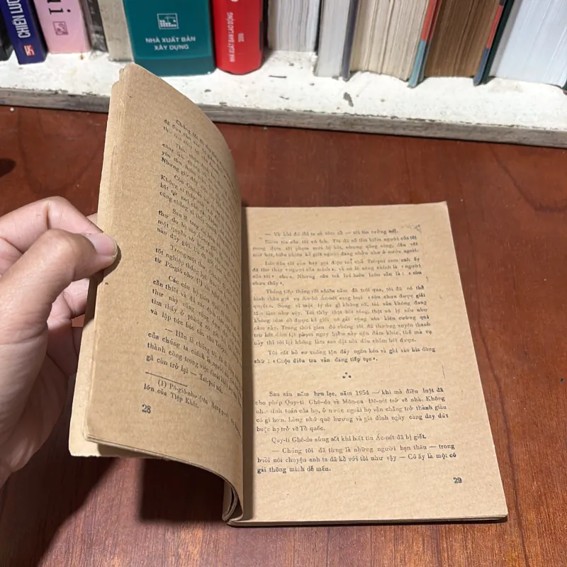 II Văn Học Nước Ngoài: Nhà Chuyên Môn - MÁC BÉCTALAN - 1986 752215