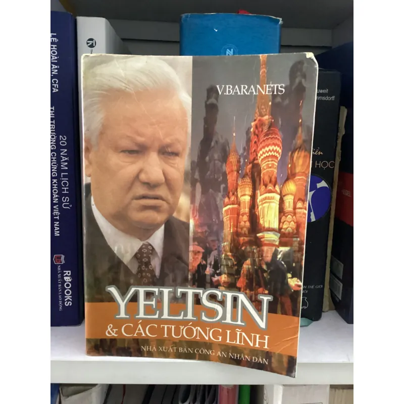 Yeltsin và các tướng lĩnh 992470