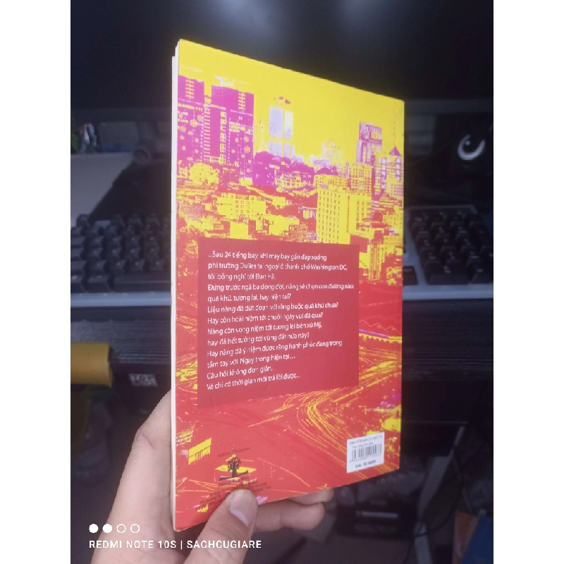 Theo Dòng Thời Gian - Bùi Quang Đạt 2011 mới 80% ố Sách văn học HCM.TN2802 930634