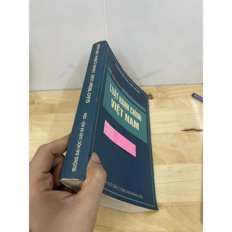 Luật Hành chính Việt Nam  926674