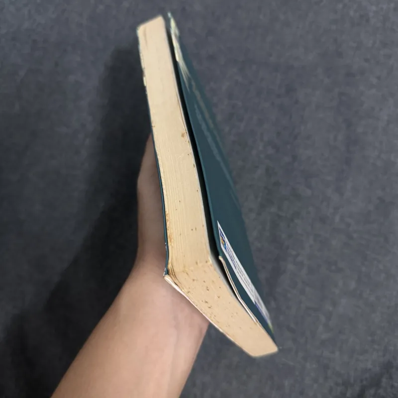 Trăng cười: Tuyển tập truyện ngắn hiện đại Nhật Bản - Hoàng Long tuyển dịch 748500