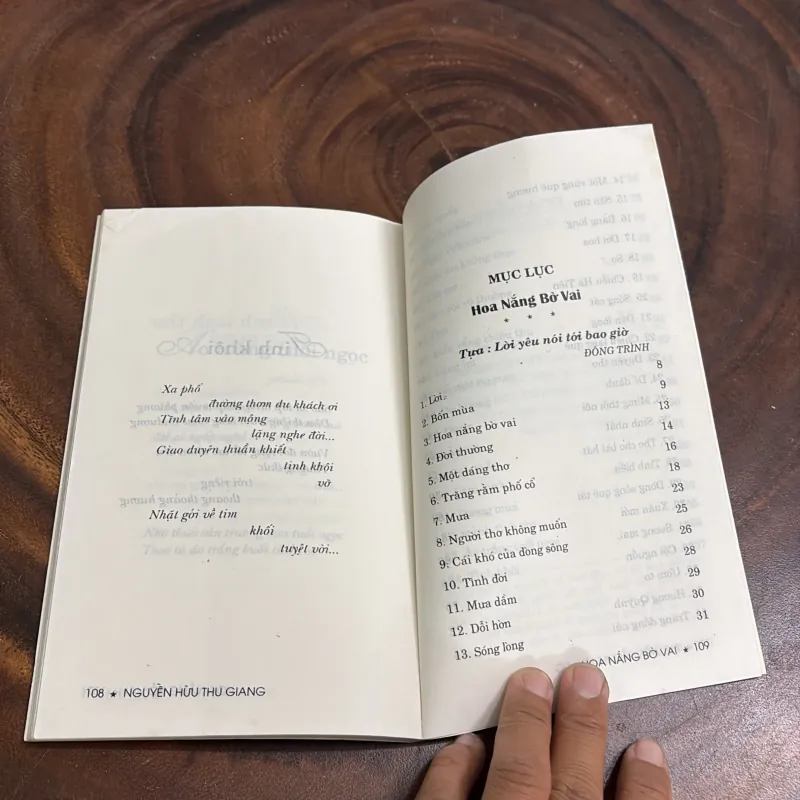 II Thơ: Hoa Nắng Bờ Vai - Nguyễn Hữu Thu Giang - 2000 1001908