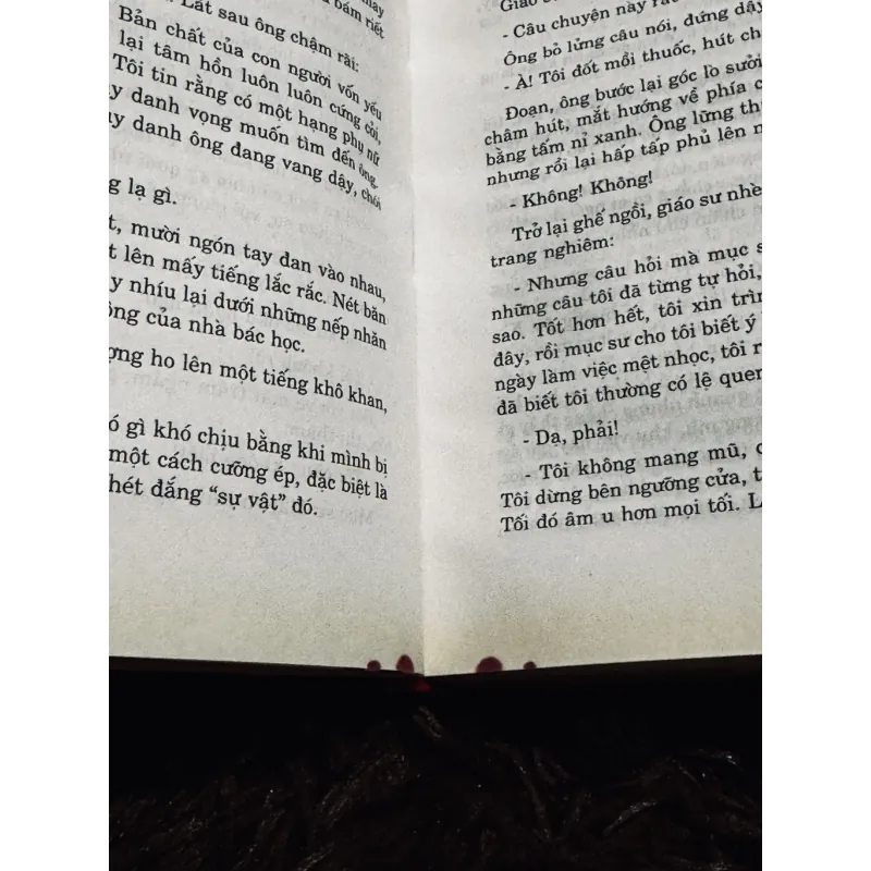 Dị truyện (bìa cứng) 937055