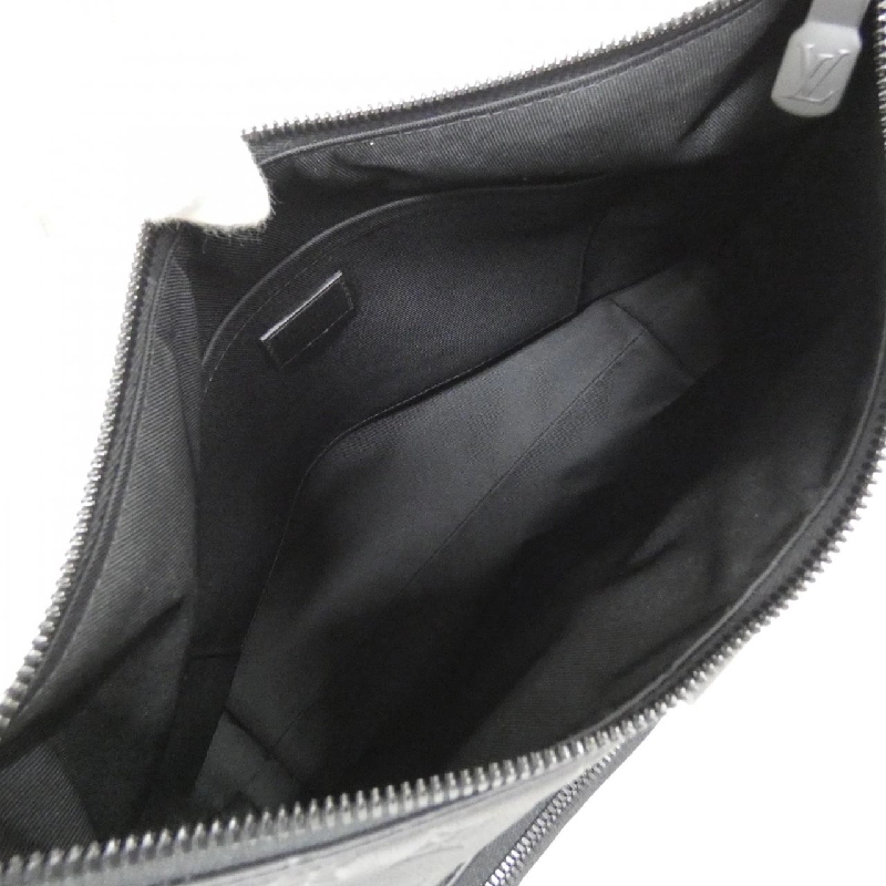 Túi xách vai Louis Vuitton Monogram Shadow Hobo Cargo M14778 610074