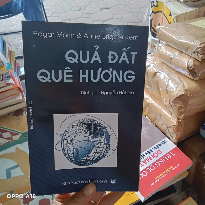 Quả Đất Quê Hương - Edgar Morin & Anne Brigitte Kem 739332