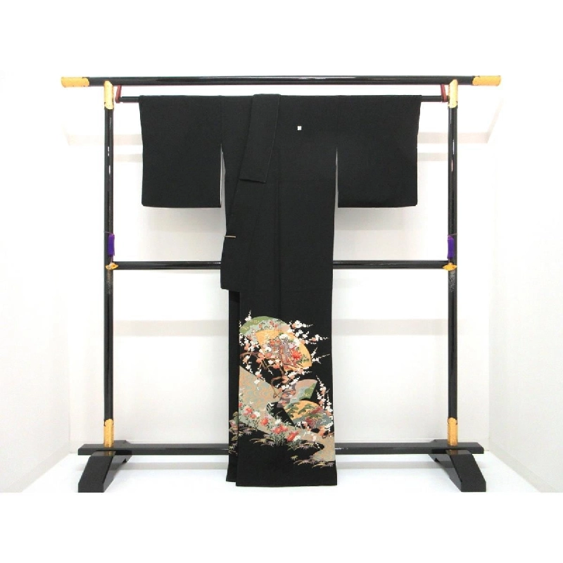 Áo dài truyền thống với họa tiết vàng và thêu hình chim ưng - Hàng hiệu Authentic 878558