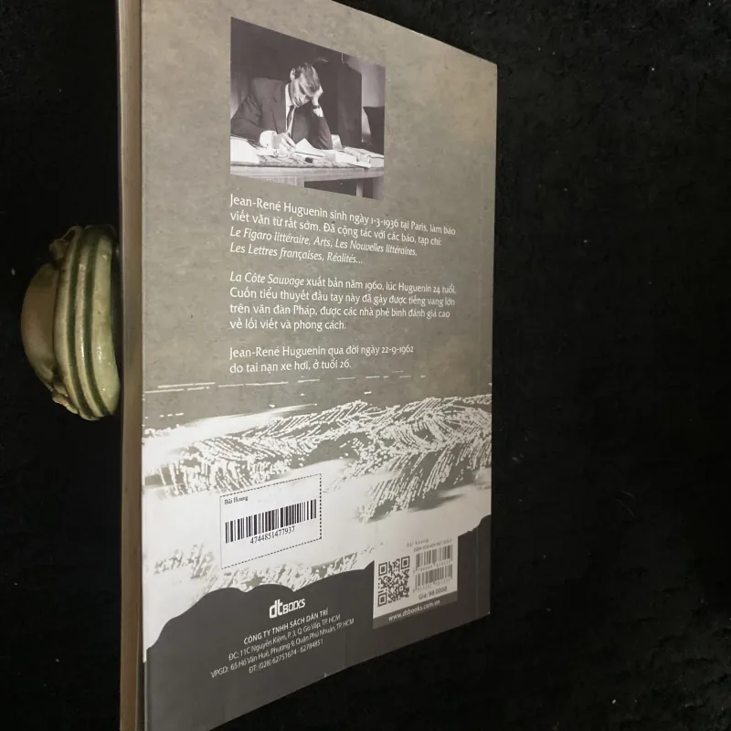 Bãi Hoang-Jean-René Huguenin.  Người dịch: Huỳnh Phan Anh.   1030917