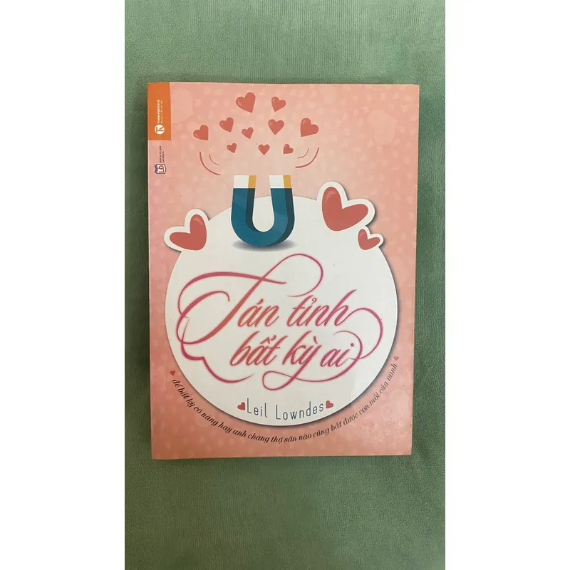 Tán tỉnh bất kỳ ai 631447