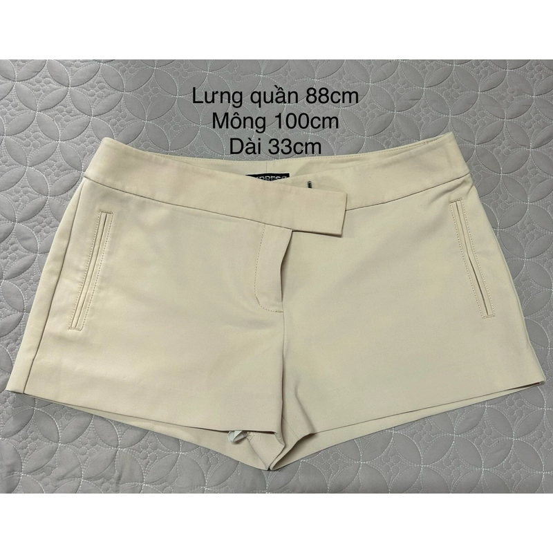 Quần short màu kem, có lớp lót 447946