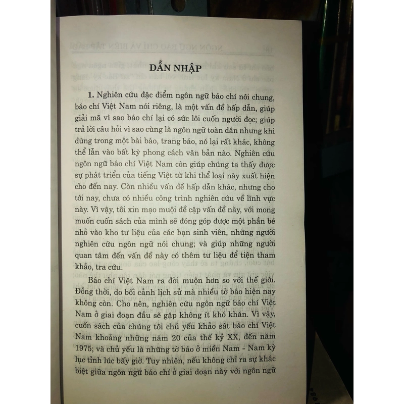 Ngôn ngữ báo chí và biên tập báo - Tiến sĩ ngôn ngữ Hồ Xuân Mai 471570