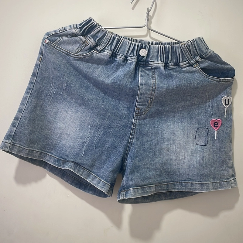Quần short jean nữ lưng thun 70% size S 536299