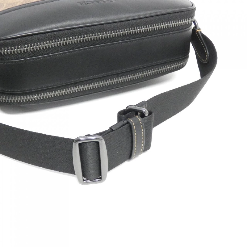 【Sản phẩm mới】Túi xách vai Coach CV921 613913