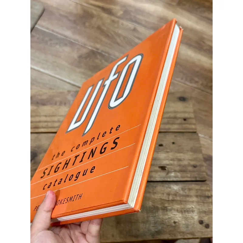 UFO - The Complete Sightings Catalogue 734861