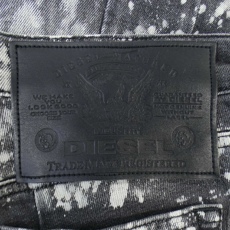 【Mã giảm giá】Quần jeans DIESEL 652486