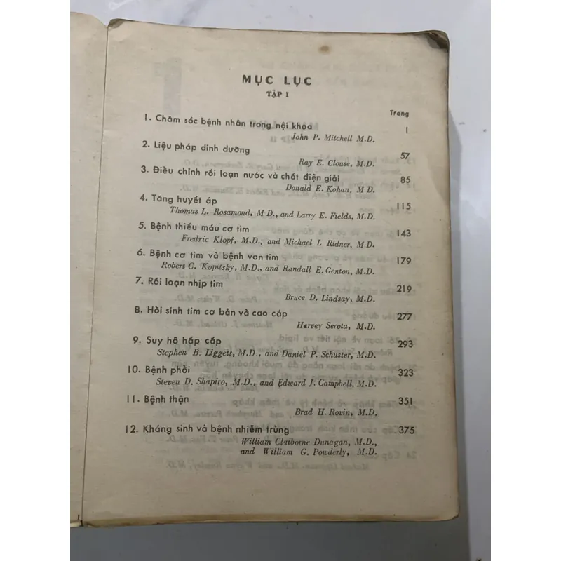 Sổ tay điều trị nội khoa, 2 tập, dịch từ tiếng Pháp, lưu hành nội bộ của Đại học Y dược 707086