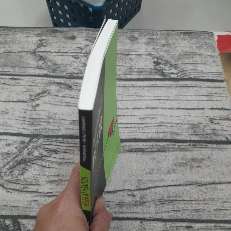 Nguyên lý Peter. Tại sao mọi thứ cứ sai sai... Tác giả Giáo sư Laurence J. Peter... 697361