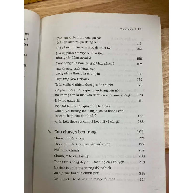 Khi Nhà Kinh Tế Học Nằm Vùng - Tim Harford 966535