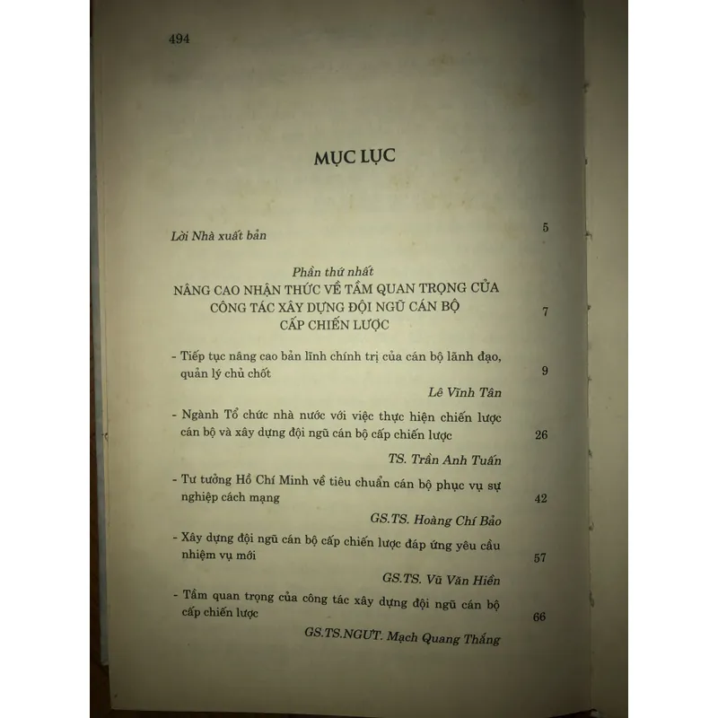 Giải pháp xây dựng đội ngũ cán bộ cấp chiến lược đủ phẩm chất, năng lực và uy tín 694441