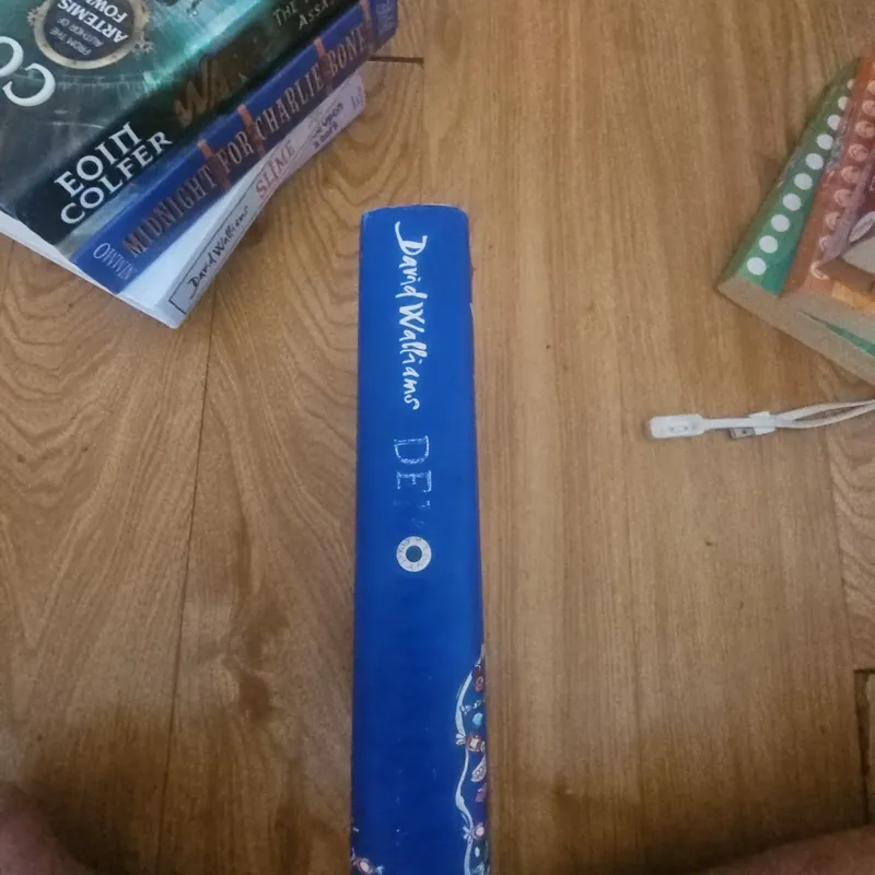 Demon Dentist (bìa cứng) Giá 40k  603904