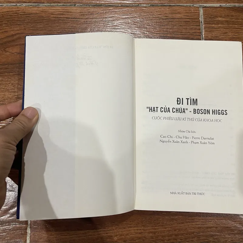 Đi tìm hạt của chúa - Boson Higgs cuộc phiêu lưu kì thú của khoa học (12) 1027751