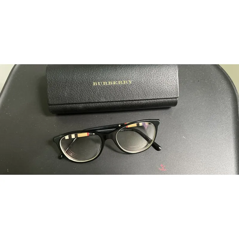 Kính mắt Burberry chính hãng khung nhựa tròng chống chói 784786