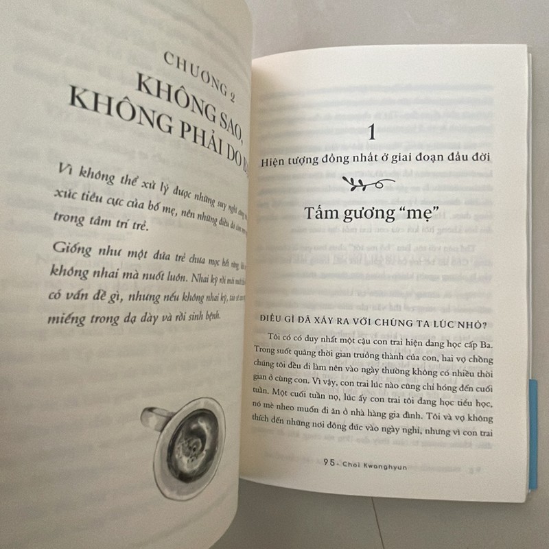 Sách Trong Mỗi Chúng Ta Đều Có Một Đứa Trẻ Cần Vỗ Về có bookmark  149509