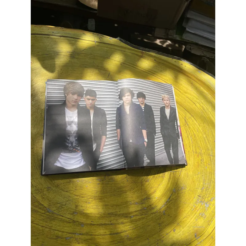 ONE DIRECTION :DARE TO DREAM LIFE AS ONE DIRECTION  780718