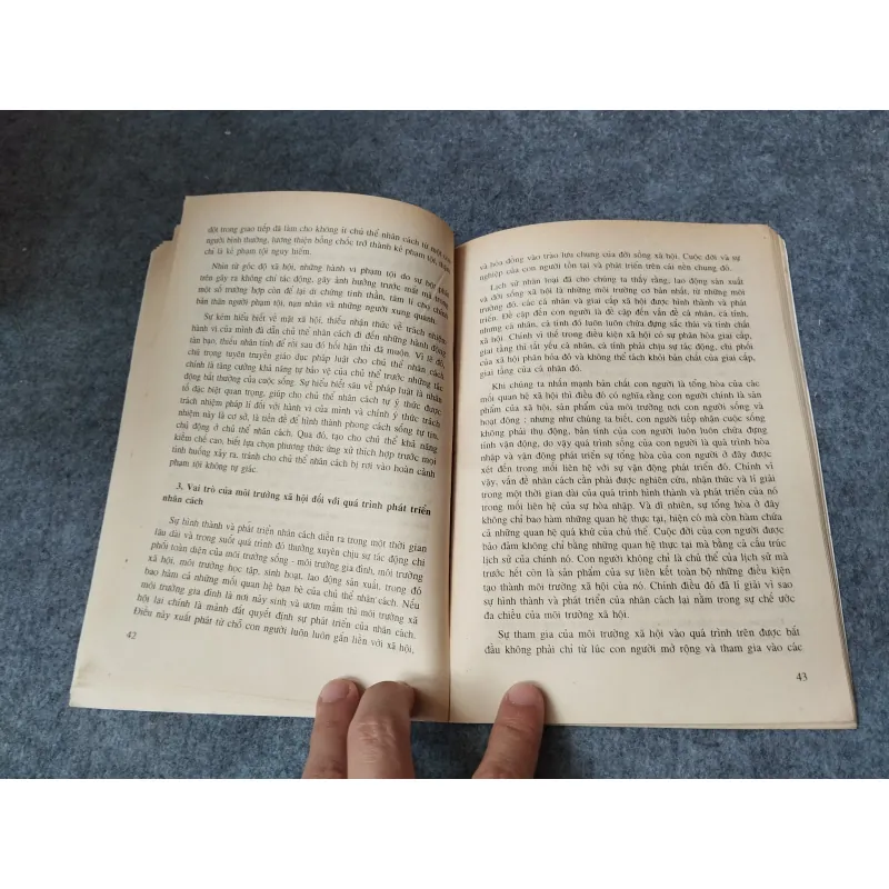 GIÁO DỤC PHÁP LUẬT TRONG NHÀ TRƯỜNG 718925