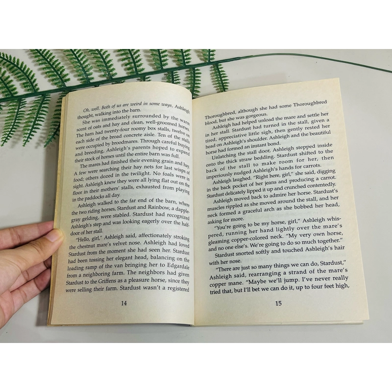 [Sách tiếng Anh 2hand] Like new 90% - Thoroughbred: Ashleigh's Diary - Joanna Campbell 499557