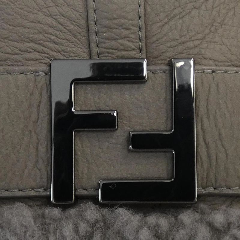 【Mã giảm giá】Áo khoác lông cừu FENDI 640049