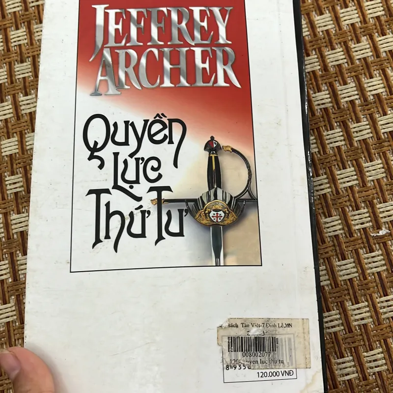 Tiểu thuyết quyền lực thứ tư 1017776