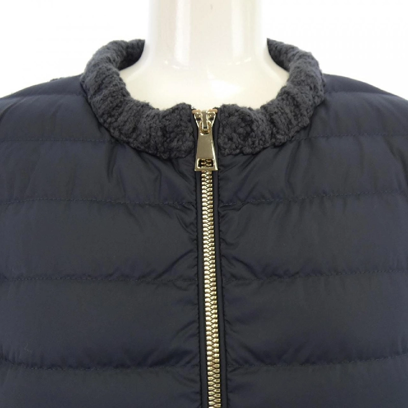 Moncler MONCLER 10939B00024 Áo khoác lông 626924