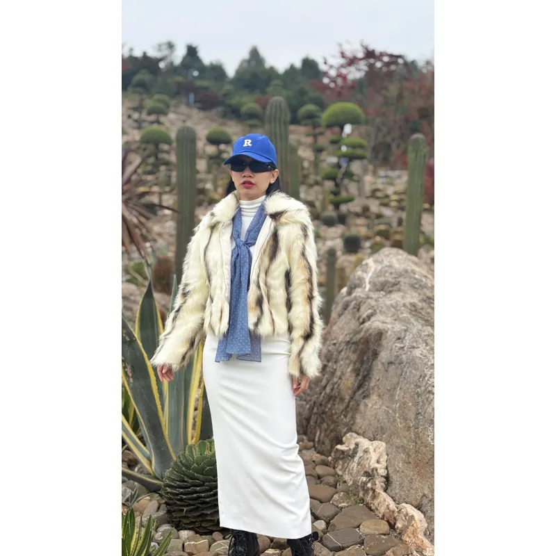 Áo khoác lông nữ trắng phối sang chảnh 673872