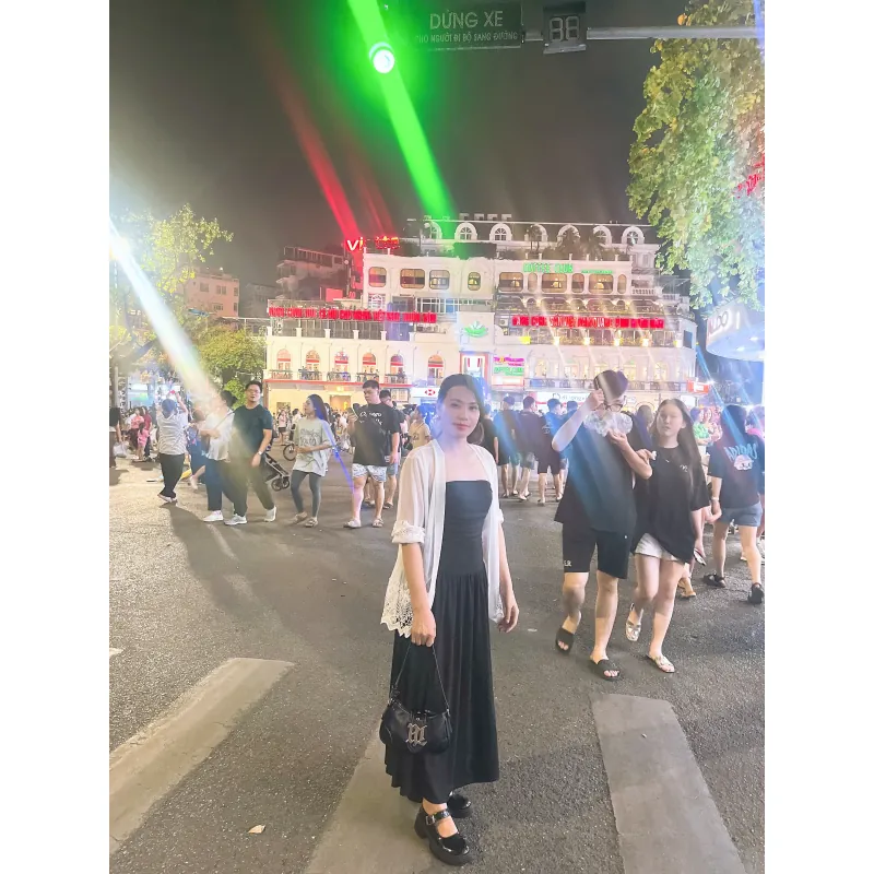 Sét váy quây và áo choàng ngoài giá 100k  775951