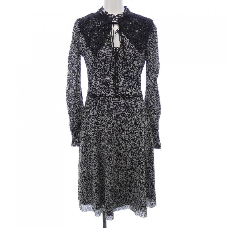 【Khuyến mãi】VIVIENNE TAM Váy 653523