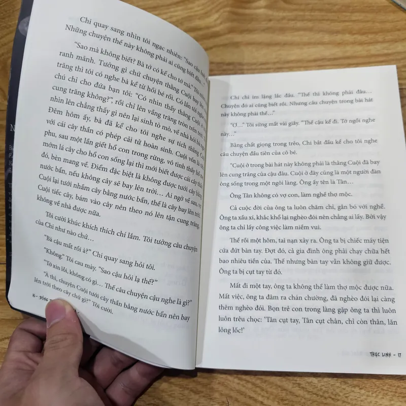 Bóng trăng trắng ngà
 709190