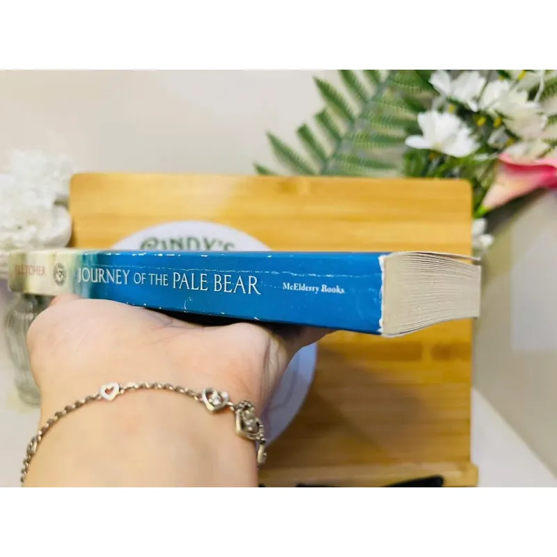 [Sách tiếng Anh 2hand] Like new 90% - 🚢 Journey of the Pale Bear – Susan Fletcher 🐻‍❄️ 796725
