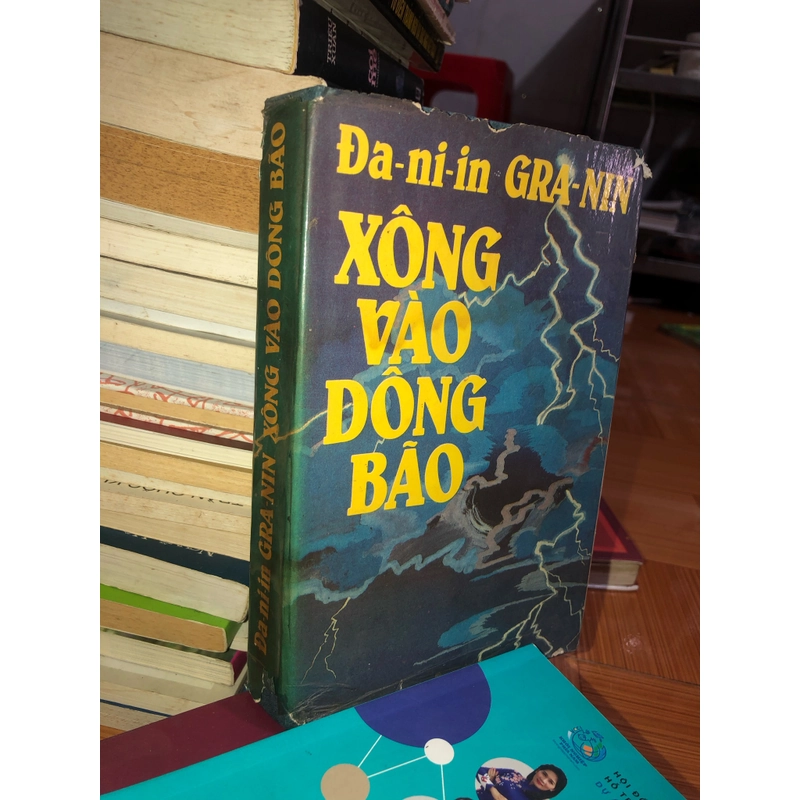 Xông vào dông bão 536971