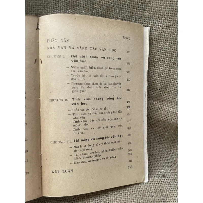 Văn học- cuộc sống -nhà văn - 550 trang  993706