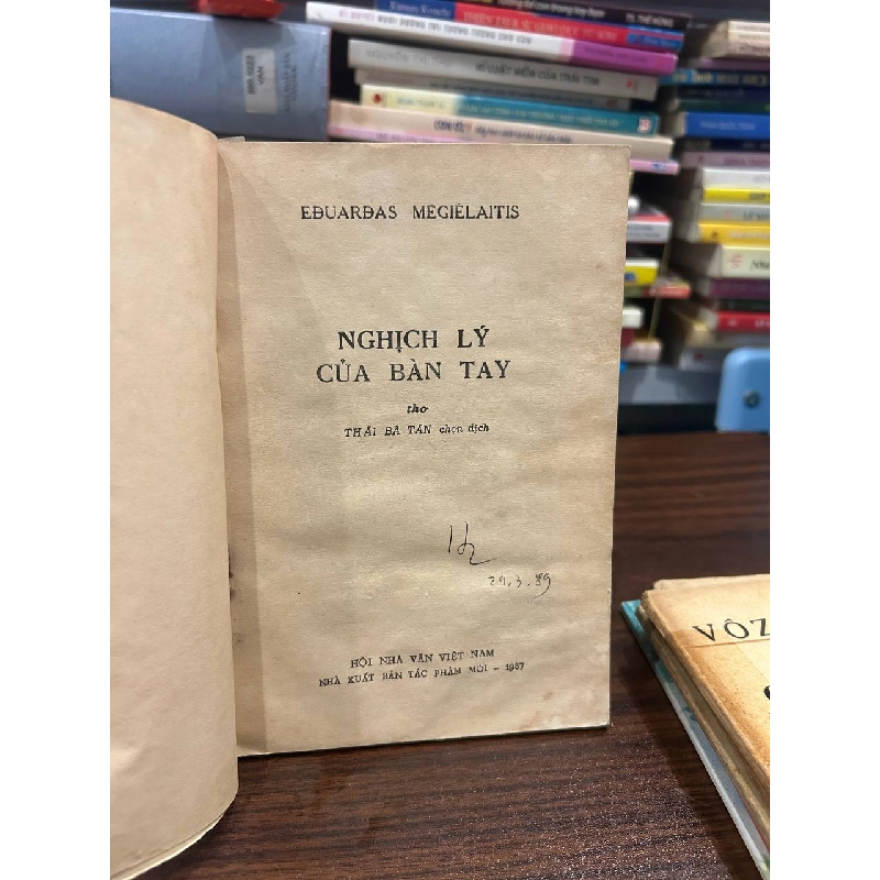 Nghịch Lý Của Bàn Tay - Thơ - Không rõ 1000723
