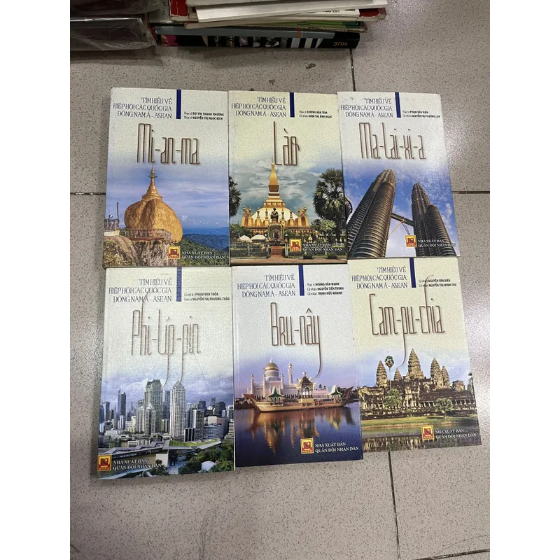 TÌM HIỂU VỀ HIỆP HỘI CÁC QUỐC GIA ĐÔNG NAM Á-ASEAN( 6 cuốn) 688183