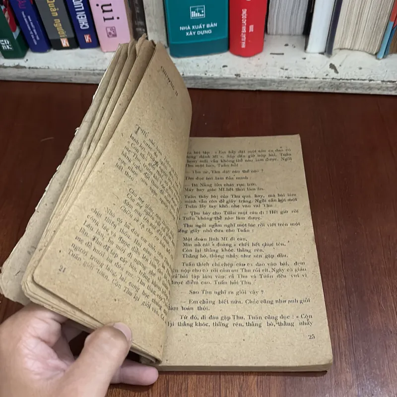 II Sách Xưa: Dưới Chân Hòn Cối - Hoàng Nhật Tuyên - 1987 601313
