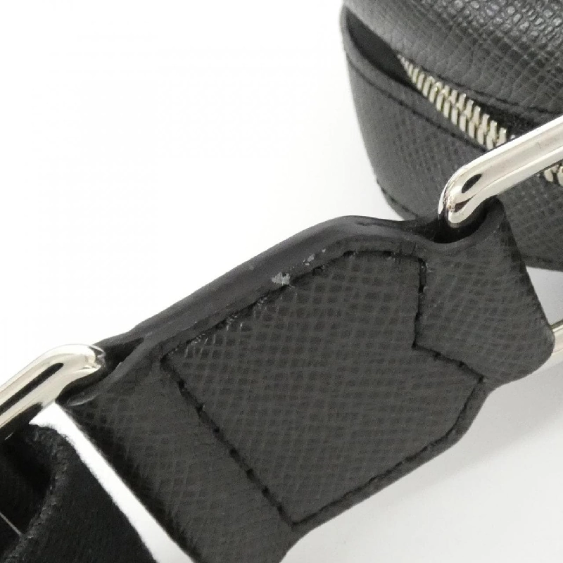 Túi đeo vai Anton Messenger Louis Vuitton Taiga (Hoạt hình sọc) M34411 611952