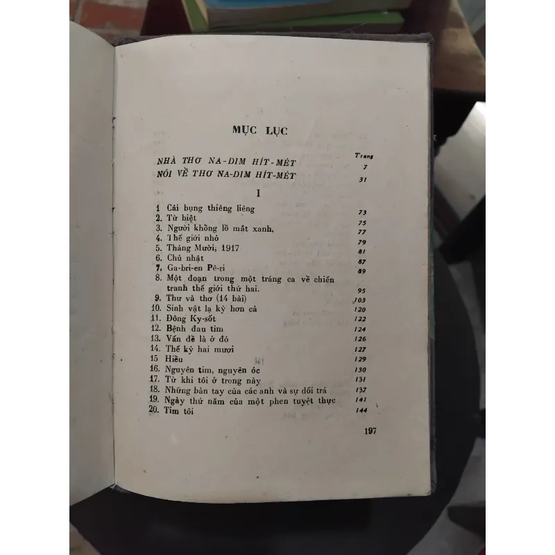Thi hào Na dim Hit mét ( Xuân Diệu giới thiệu và dịch thơ ) 1002641