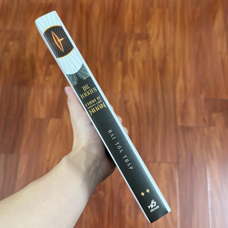 Sách - Chúa tể những chiếc nhẫn (Tập 2) - Hai tòa tháp (Nhã Nam) 699205