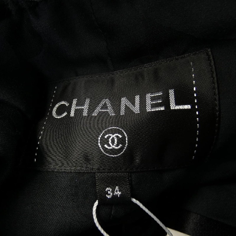 Áo khoác CHANEL P72589V64364 629552