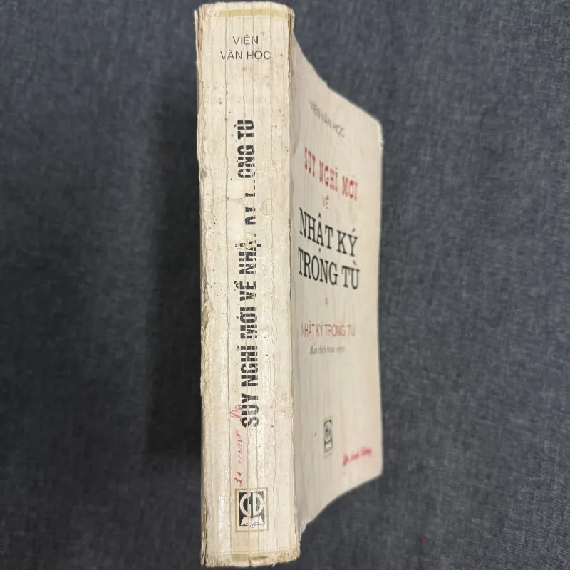 Suy nghĩ mới về Nhật ký trong tù - Nguyễn Huệ Chi chủ biên 791382