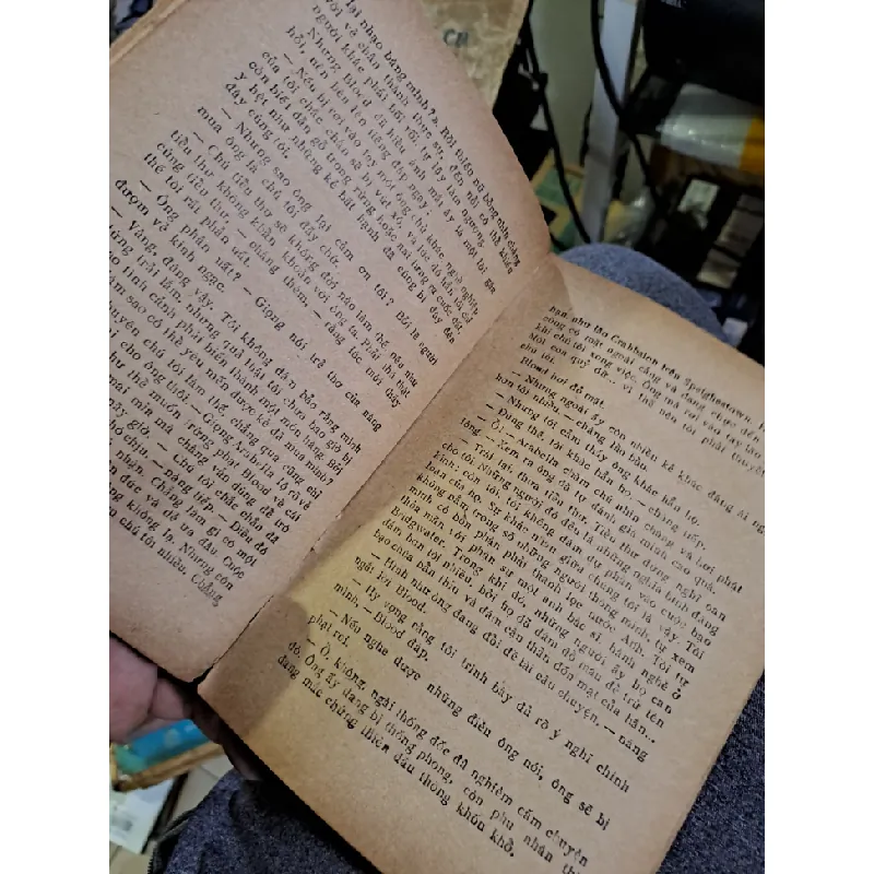 Thuyền trưởng blood mới 70% ố chóc bìa 1988 Văn học nước ngoài HCM1709 559877